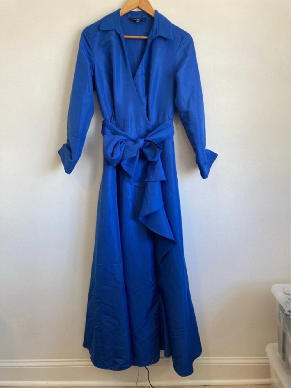 Bessie and Adam's long and loose dress - Picture 2 of 6